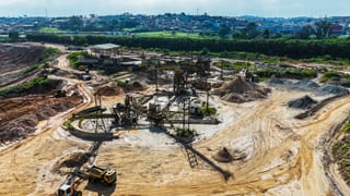 Terminais e Sistemas de Movimentação de Minério: automação, telecomunicações e operação integrada