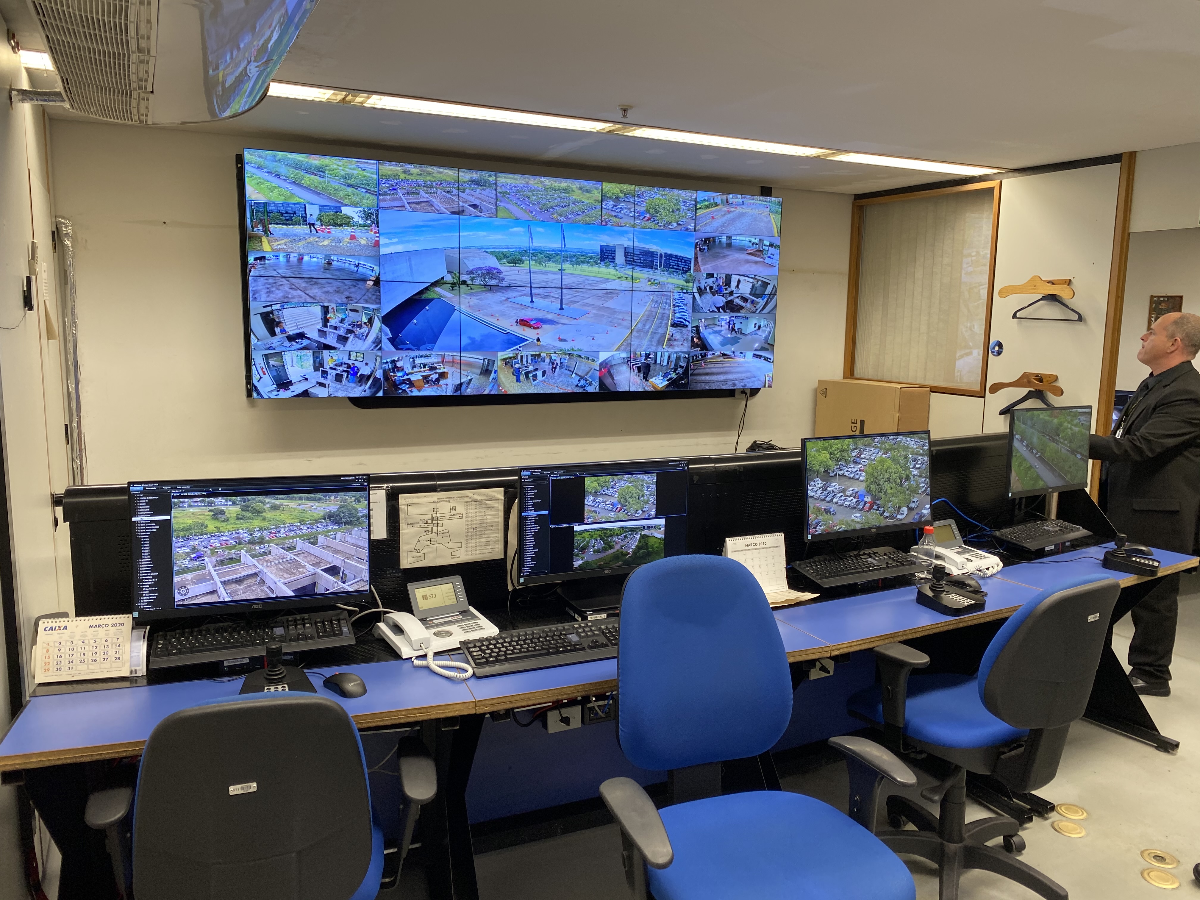 Centro de Operações do STJ após modernização com video wall